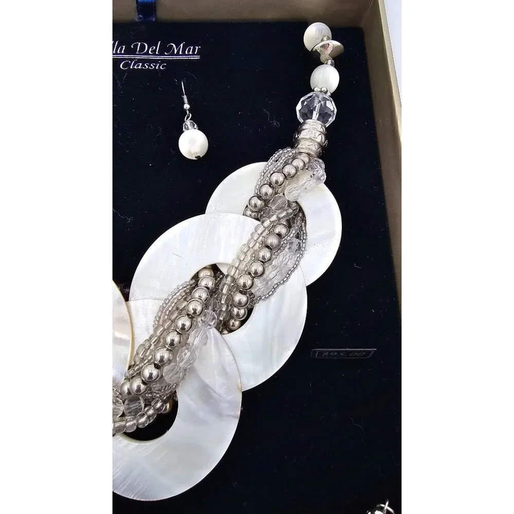 Bella Del Mar Expressions Classic Collection White Shell Jewelry Set of 3 - Picture 4 of 9